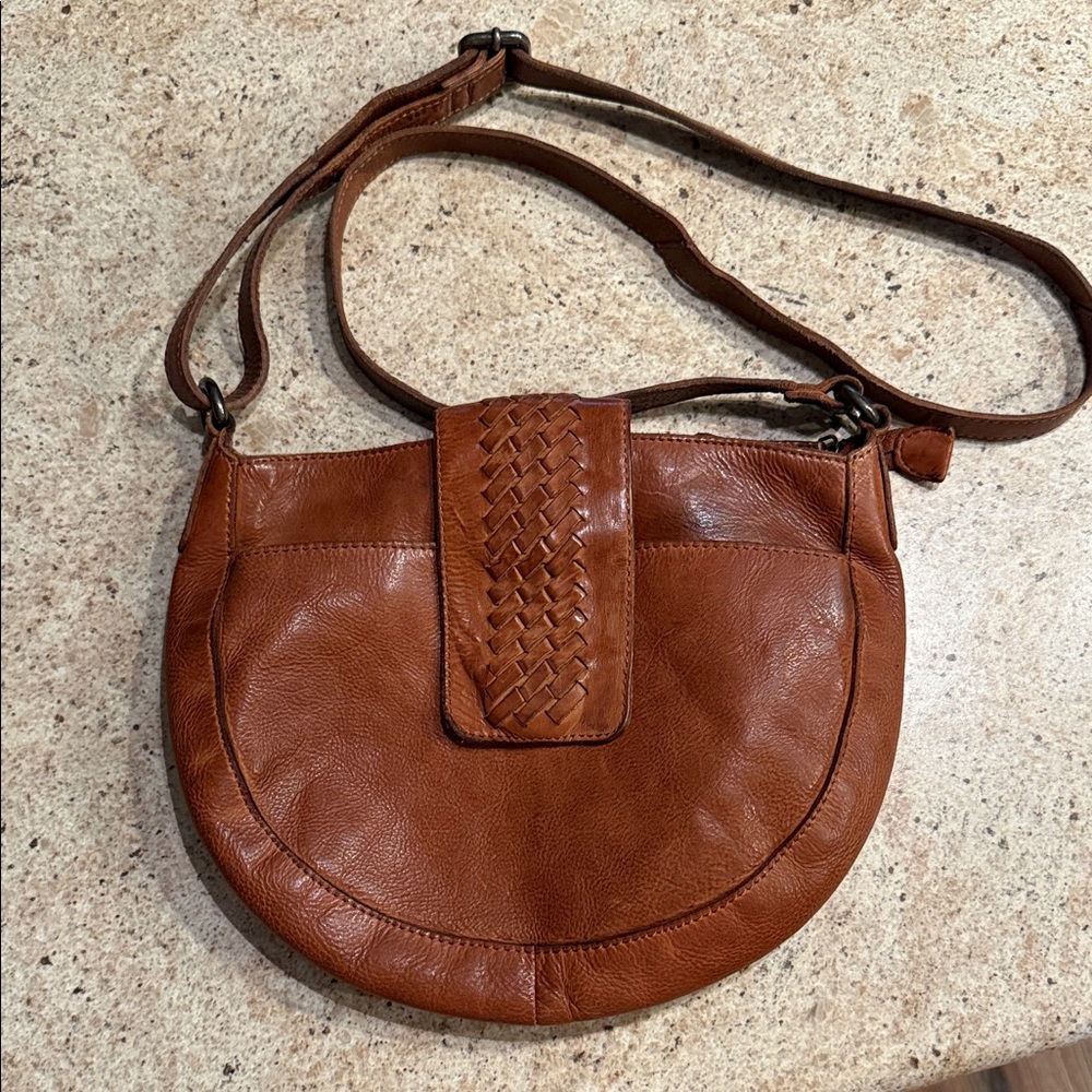 Vilenca Holland Brown Leather Crossbody Bag